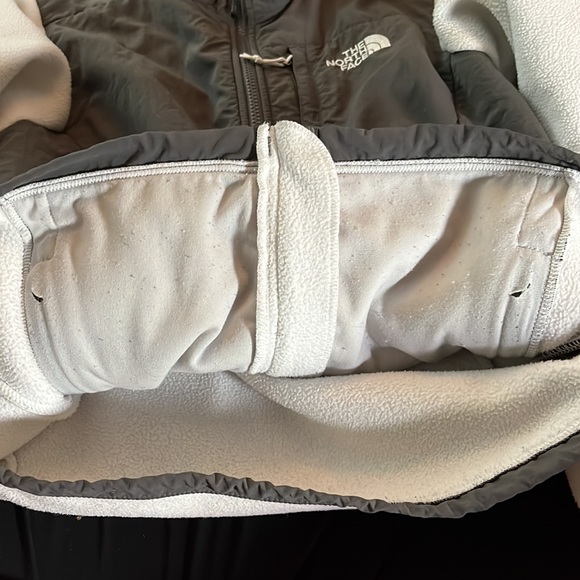 The North Face gray & white jacket size: small - Picture 5 of 10
